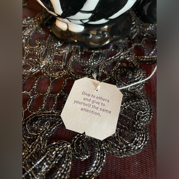 SPOOKY HOLLOW NWOT Halloween Skull Lidded Black & White Skeleton Hand Teapot - Picture 11 of 13